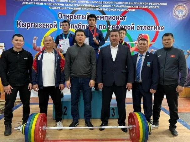 В Бишкеке прошел чемпионат Кыргызстана по тяжелой атлетике