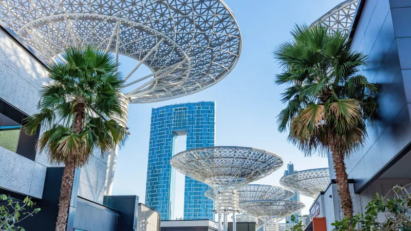 ОАЭ разрешили семьям получать многократную туристическую визу на 5 лет