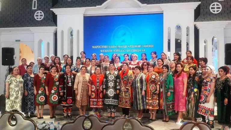 В честь Дня матери в Душанбе состоялась церемония поощрения женщин-активисток