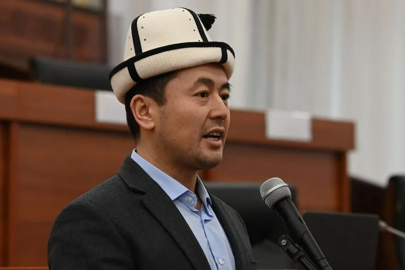 Депутат ЖК: Кыргызский алфавит нуждается в реформе