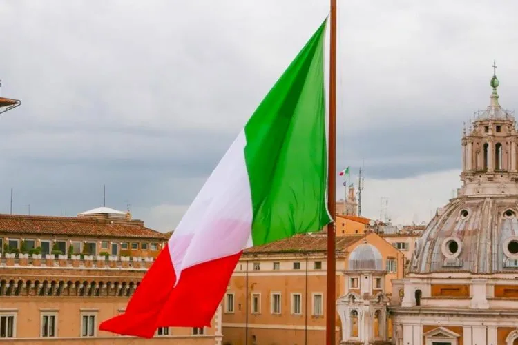 Итальянское правительство хочет ввести штрафы за английские слова