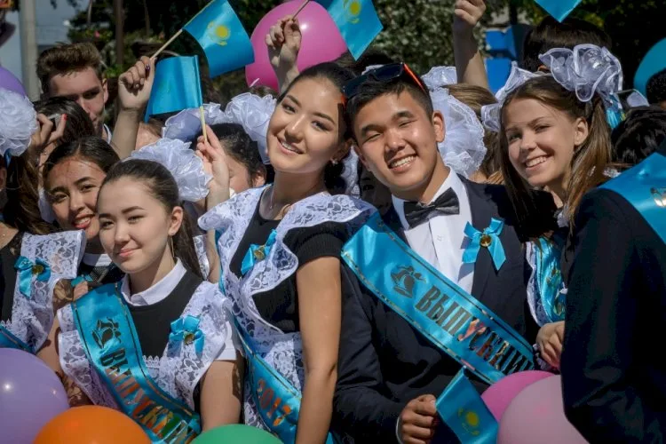 Когда в школах Казахстана пройдут выпускные экзамены?