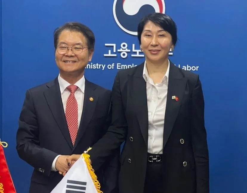 Посол Аида Исмаилова встретилась с главой Минтруда Южной Кореи