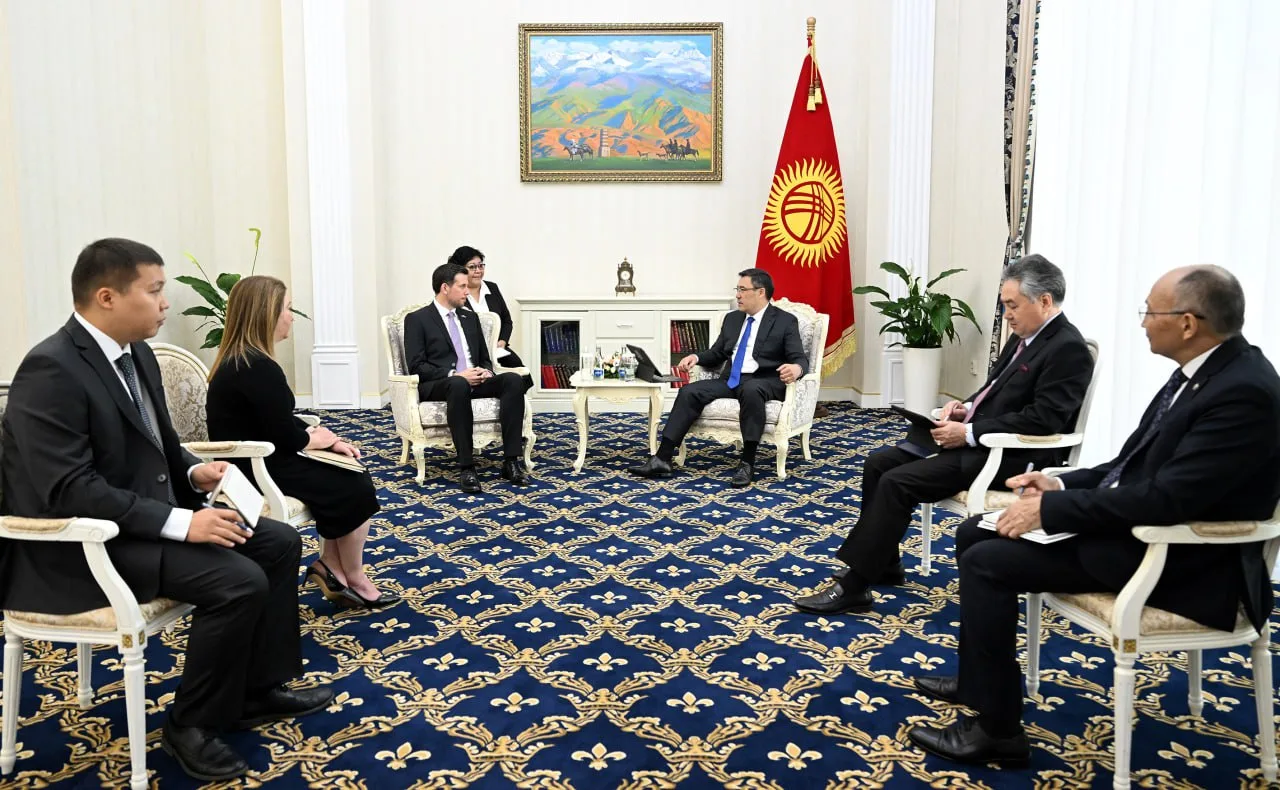 Президент Кыргызстана и посол Великобритании обсудили актуальные направления сотрудничества