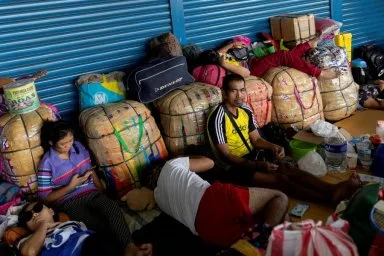 На Филиппинах 16 тысяч человек эвакуировались из-за тайфуна "Доксуру"