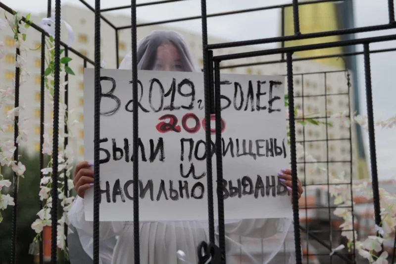 Акцию против похищения невест провели активисты движения «​Жаңа адамдар» в столице