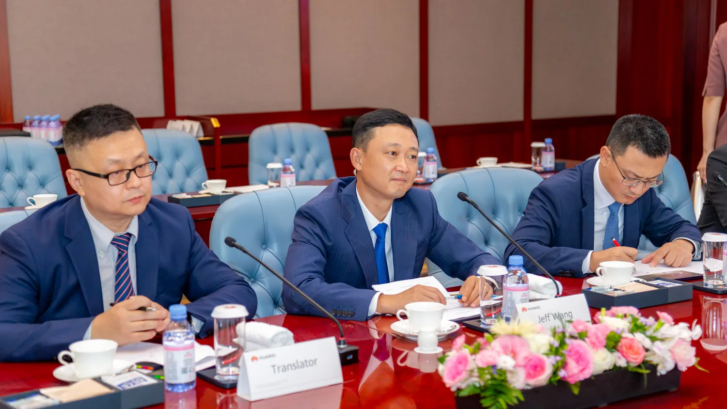 Серик Жумангарин предложил Huawei инвестировать в IT-инфраструктуру и цифровизацию в Казахстане