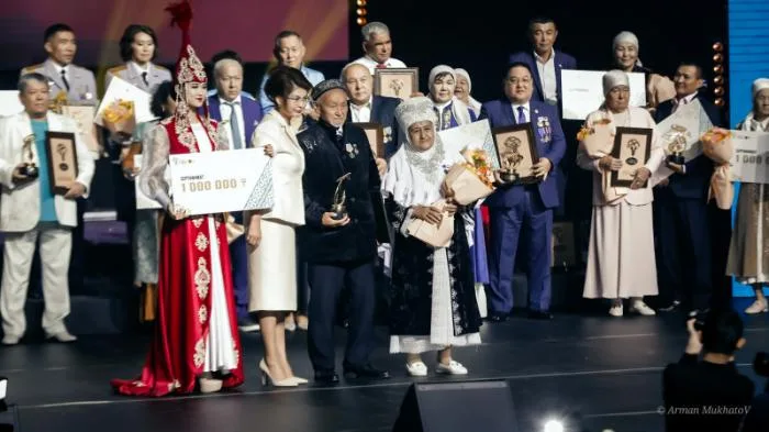 Президент Токаев поздравил лауреатов конкурса «Мерейлі отбасы»