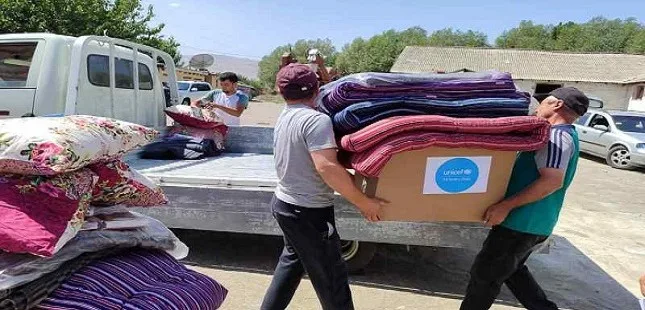 КЧС Таджикистана продолжает оказывать помощь пострадавшим от схода селей