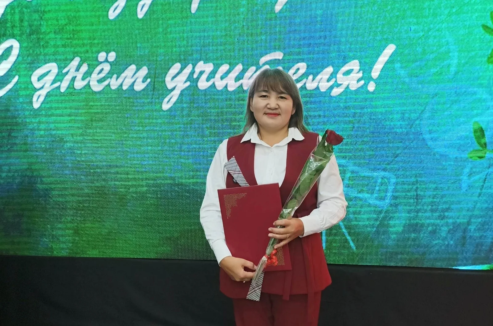 На севере Казахстана учительница открыла благотворительный бутик 							