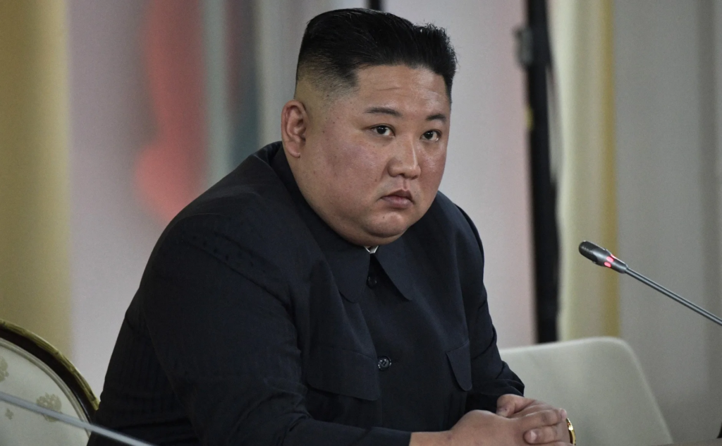 Ким Чен Ын пустил слезу во время доклада 