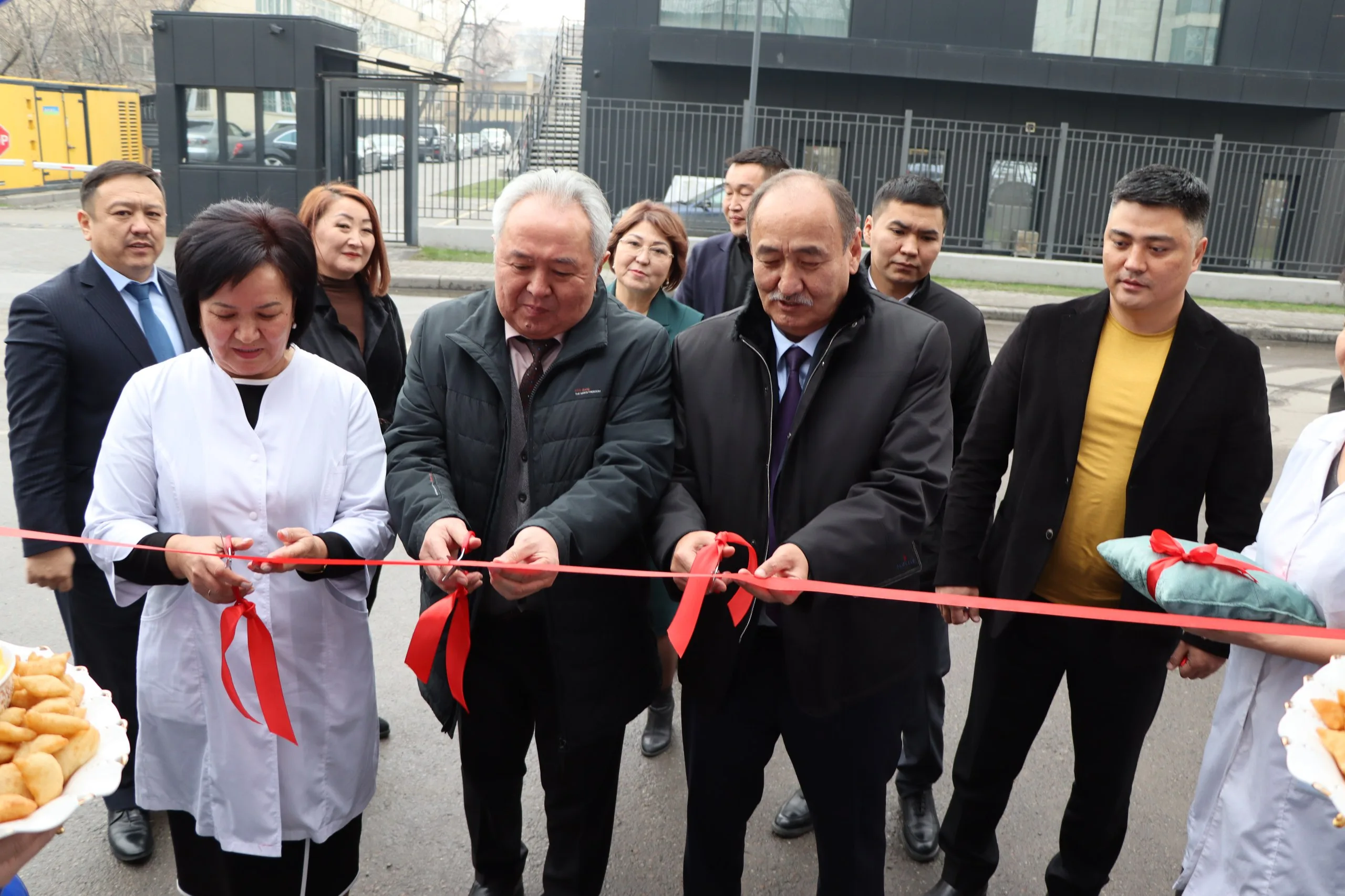 Детская специализированная консультативная поликлиника открылась в Бишкеке