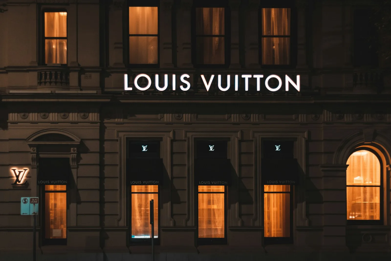 Британская супружеская пара выиграла суд у Louis Vuitton
