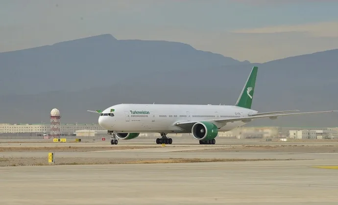 Авиапарк Туркменистана пополнился новым пассажирским самолётом Boeing 777-300 ER