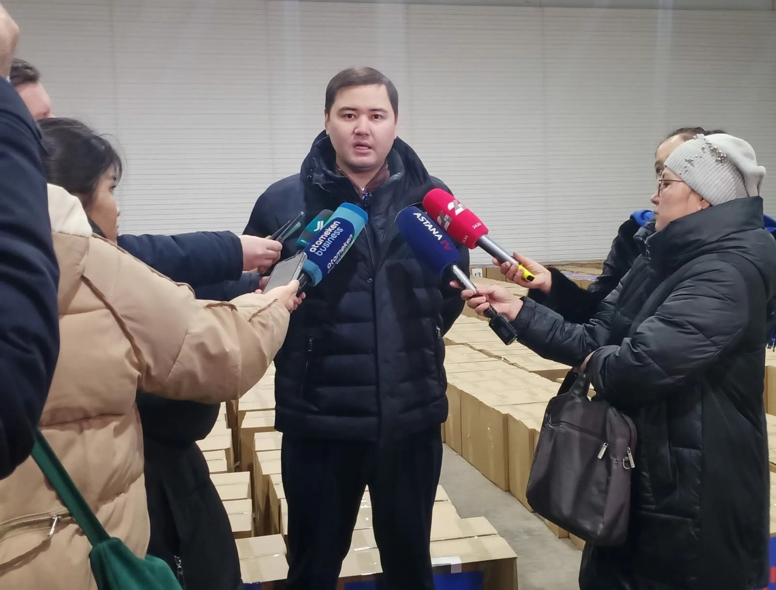 1000 продуктовых корзин раздали жителям столицы Казахстана