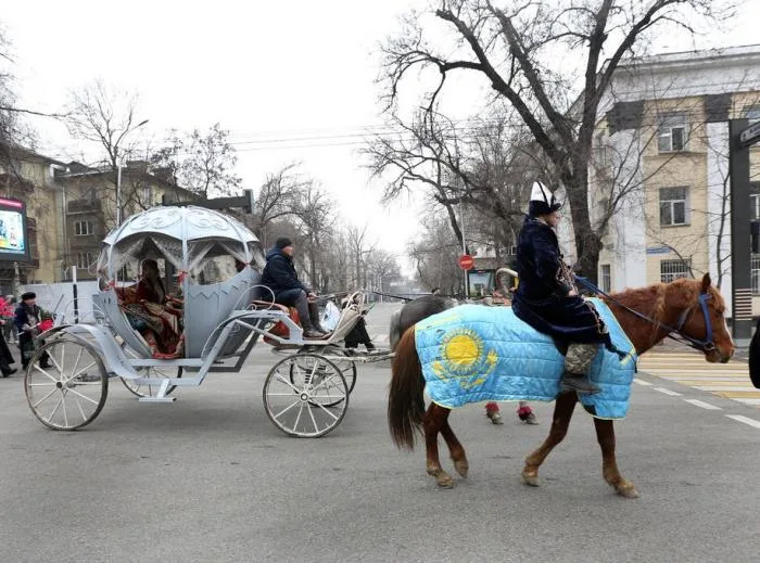 В Алматы прошел театрализованный караван Көш