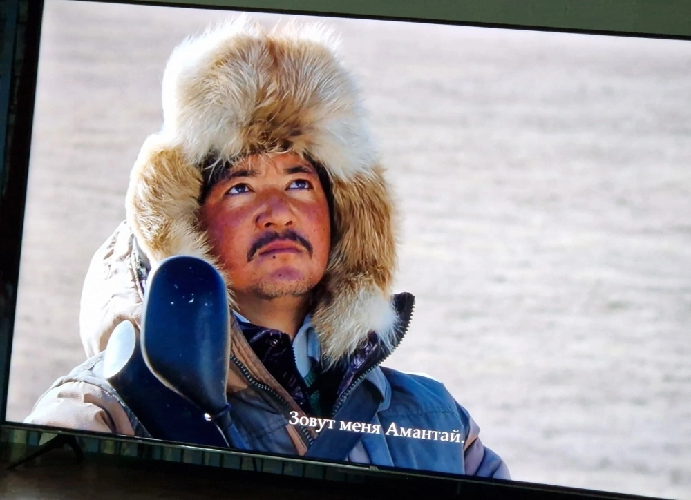 Кинорежиссер Тынай Ибрагимов подарил кыргызстанцам “Внука”