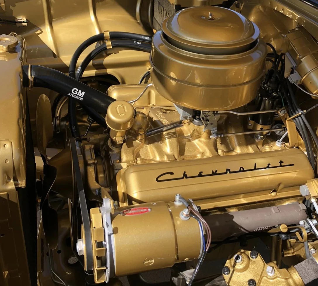 Уникальный золотой Chevrolet ушел с молотка по цене нового Rolls-Royce