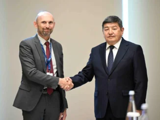 Акылбек Жапаров встретился с главой Международной ассоциации директоров школ 