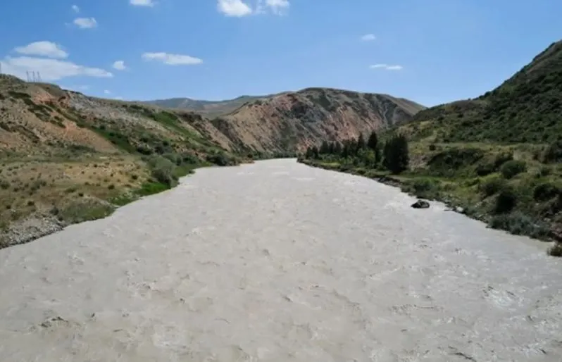 Река Сырдарья - живительная вода