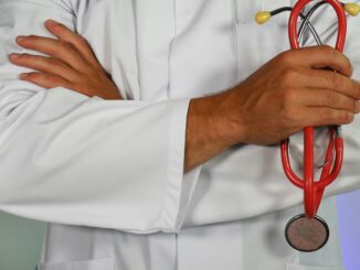Врачи в Узбекистане будут зарабатывать до $1500
