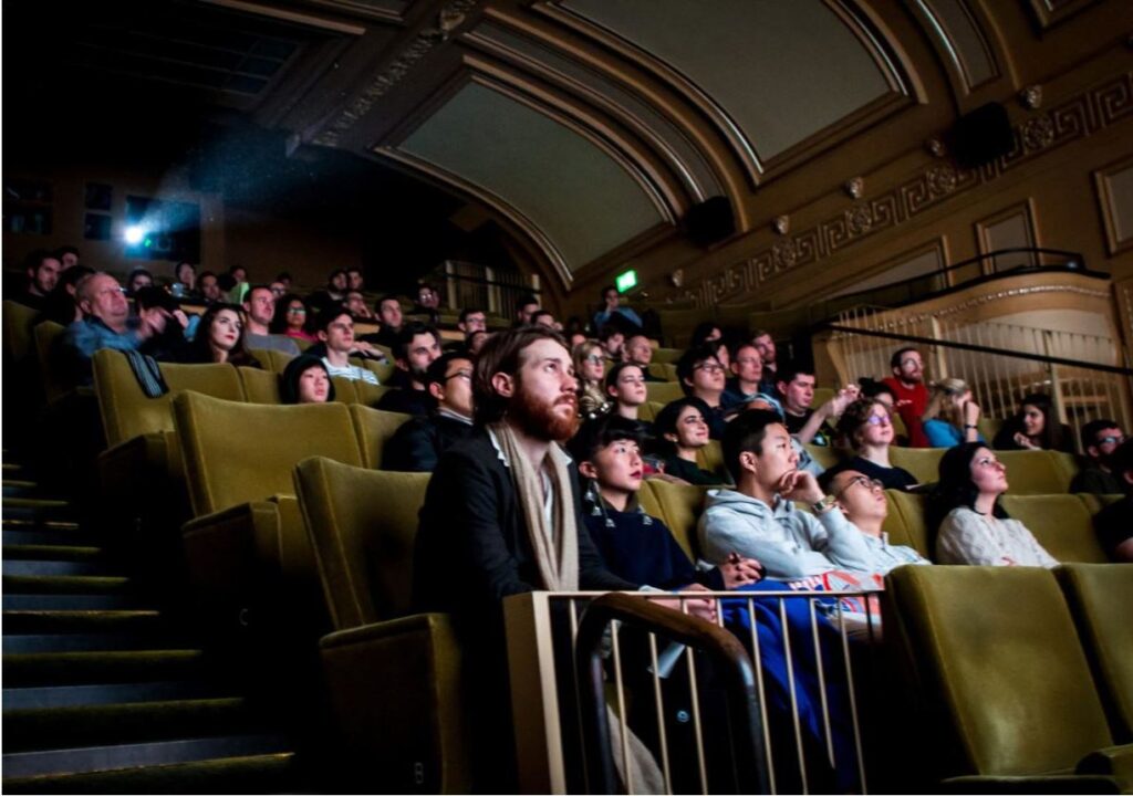 Кино, созданное алгоритмами: как ИИ меняет культурную сцену